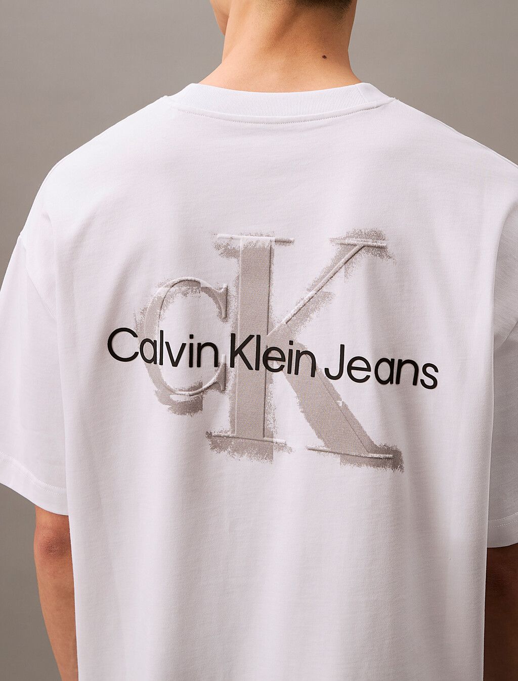 Calvin Klein - Áo phông tay ngắn nam Oversized Embossed Monogram Tee