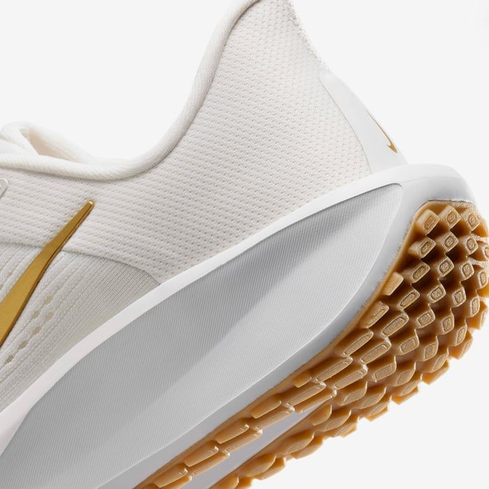Nike - Giày chạy bộ Nữ Quest 6 Women's Road Running Shoes