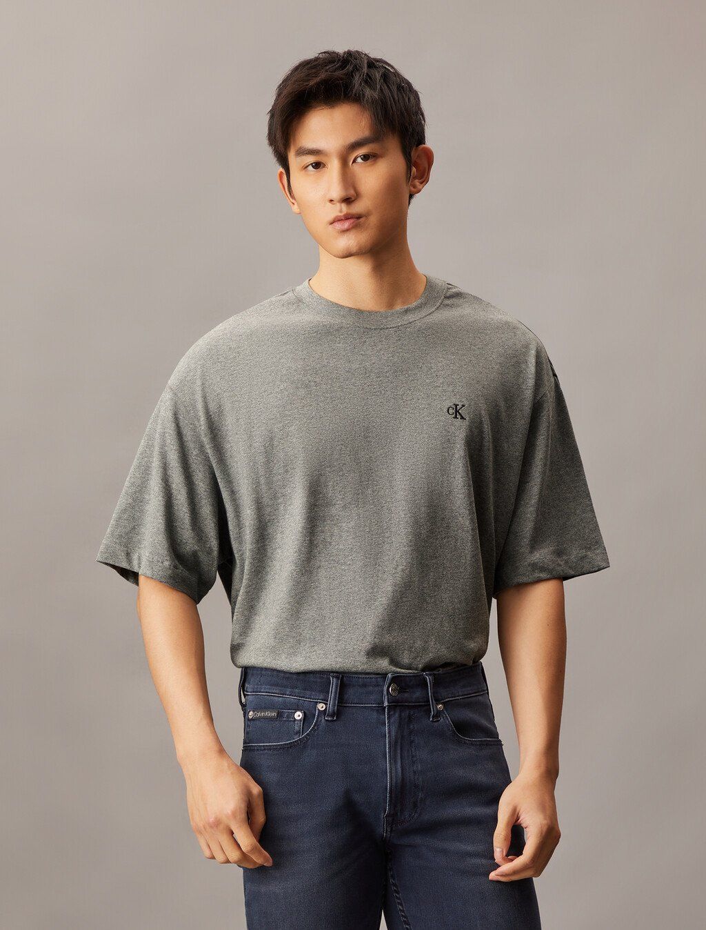 Calvin Klein - Áo thun thời trang nam CK Relaxed Monogram Tee