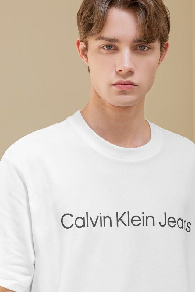 Calvin Klein - Áo phông tay ngắn nam CK Regular Institutional Tee