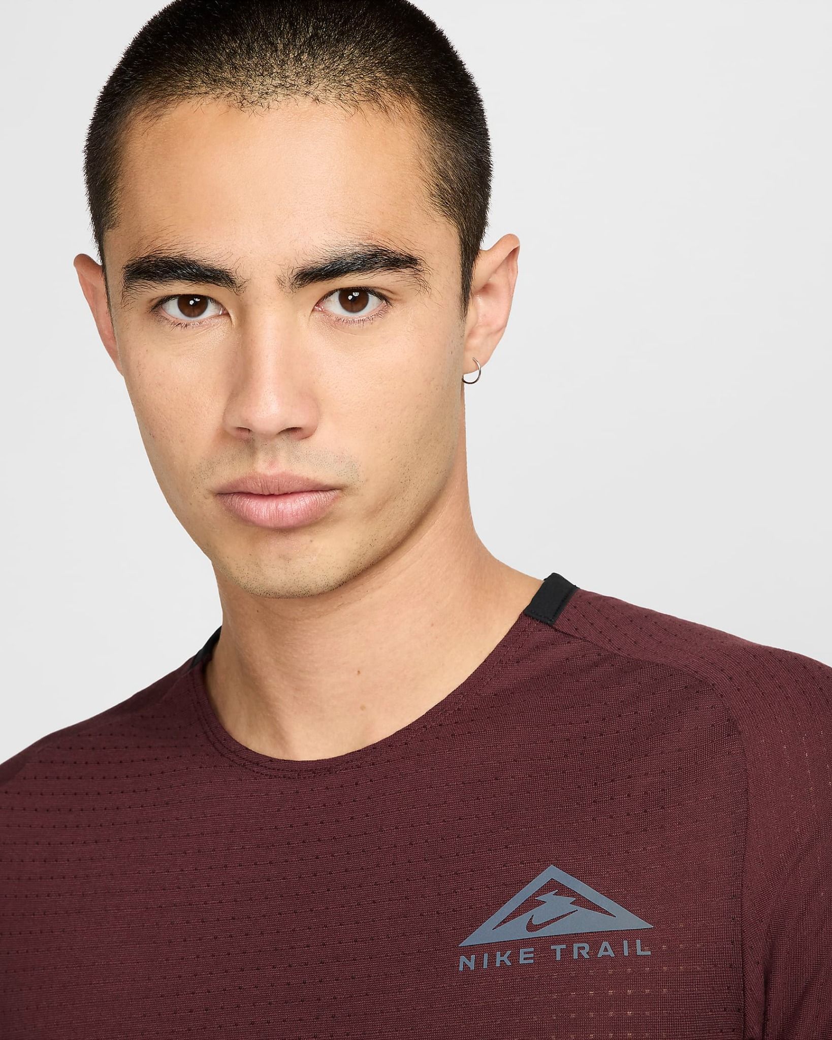 Nike - Áo tay ngắn thể thao Nam Dri-FIT Trail Solar Chase Men's Short-Sleeve Trail-Running Top