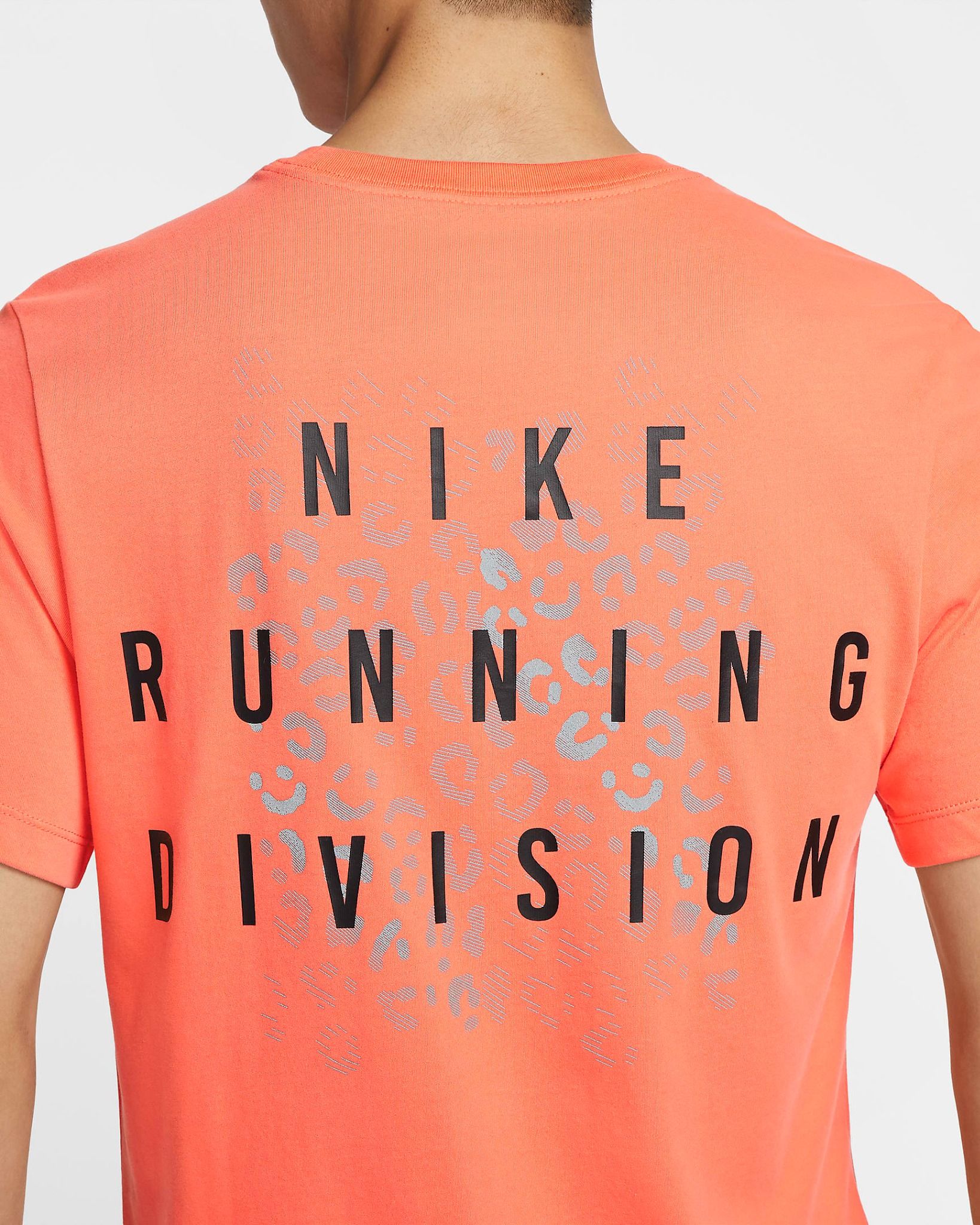 Nike - Áo tay ngắn chạy bộ Nam Running Division Men's Dri-FIT Running T-Shirt