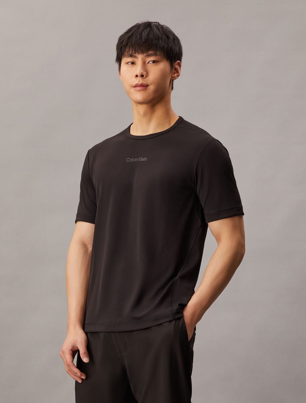 Calvin Klein - Áo phông thể thao CK nam Essentials Logo Tee