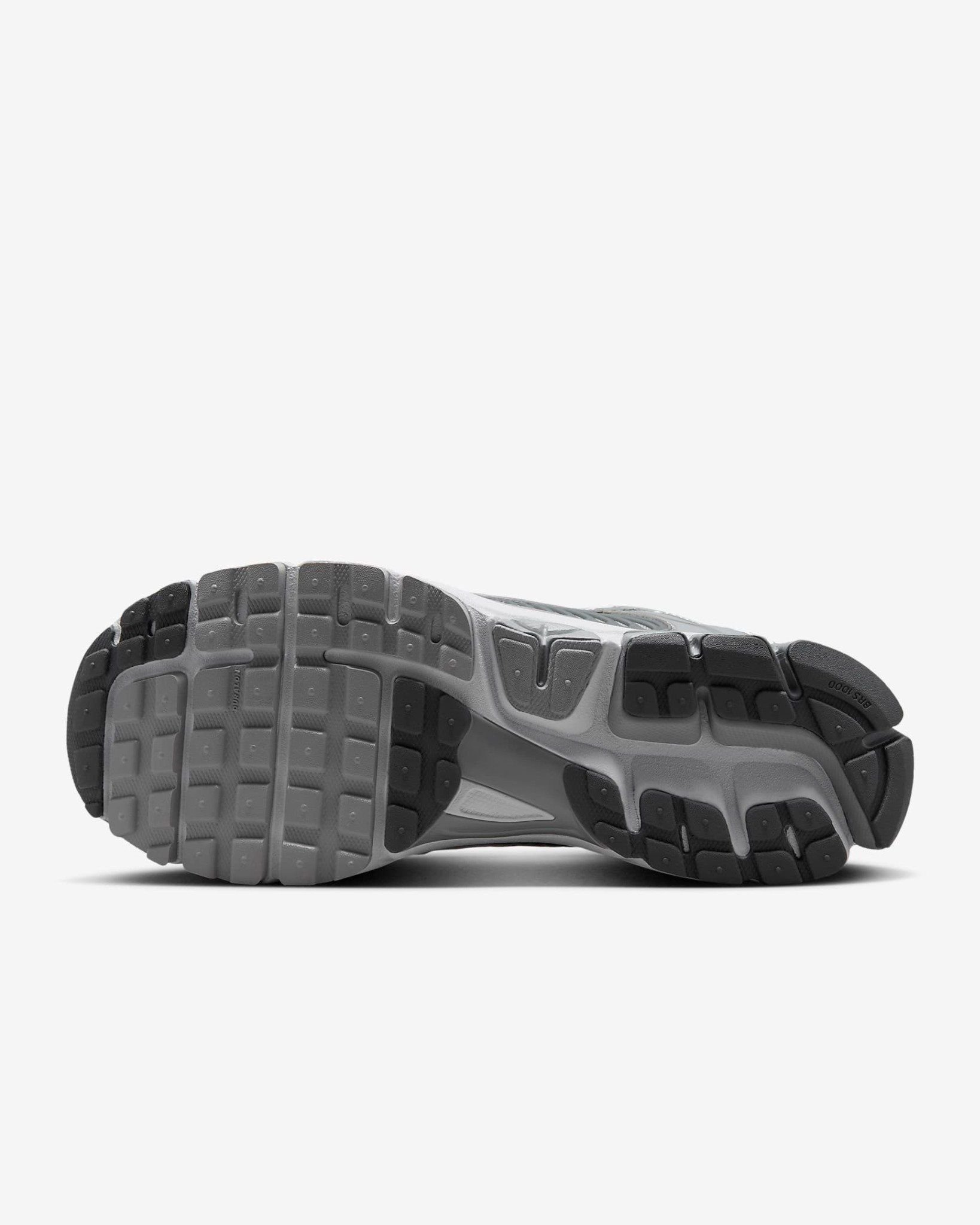 Nike - Giày thời trang thể thao Nam Nike Zoom Vomero 5 Men's Shoes