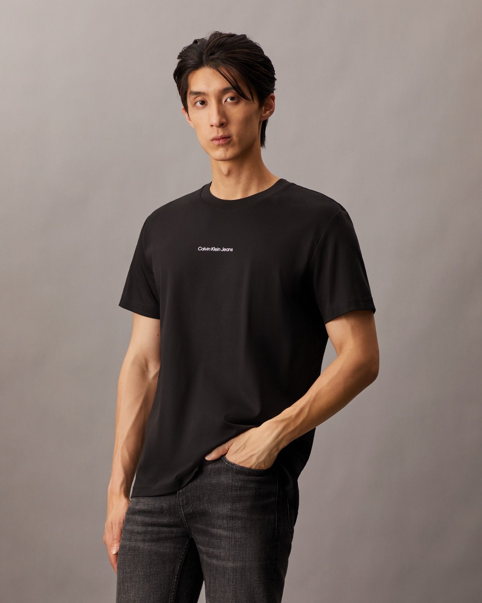 Calvin Klein - Áo tay ngắn CK nam Graphic Logo Regular Tee