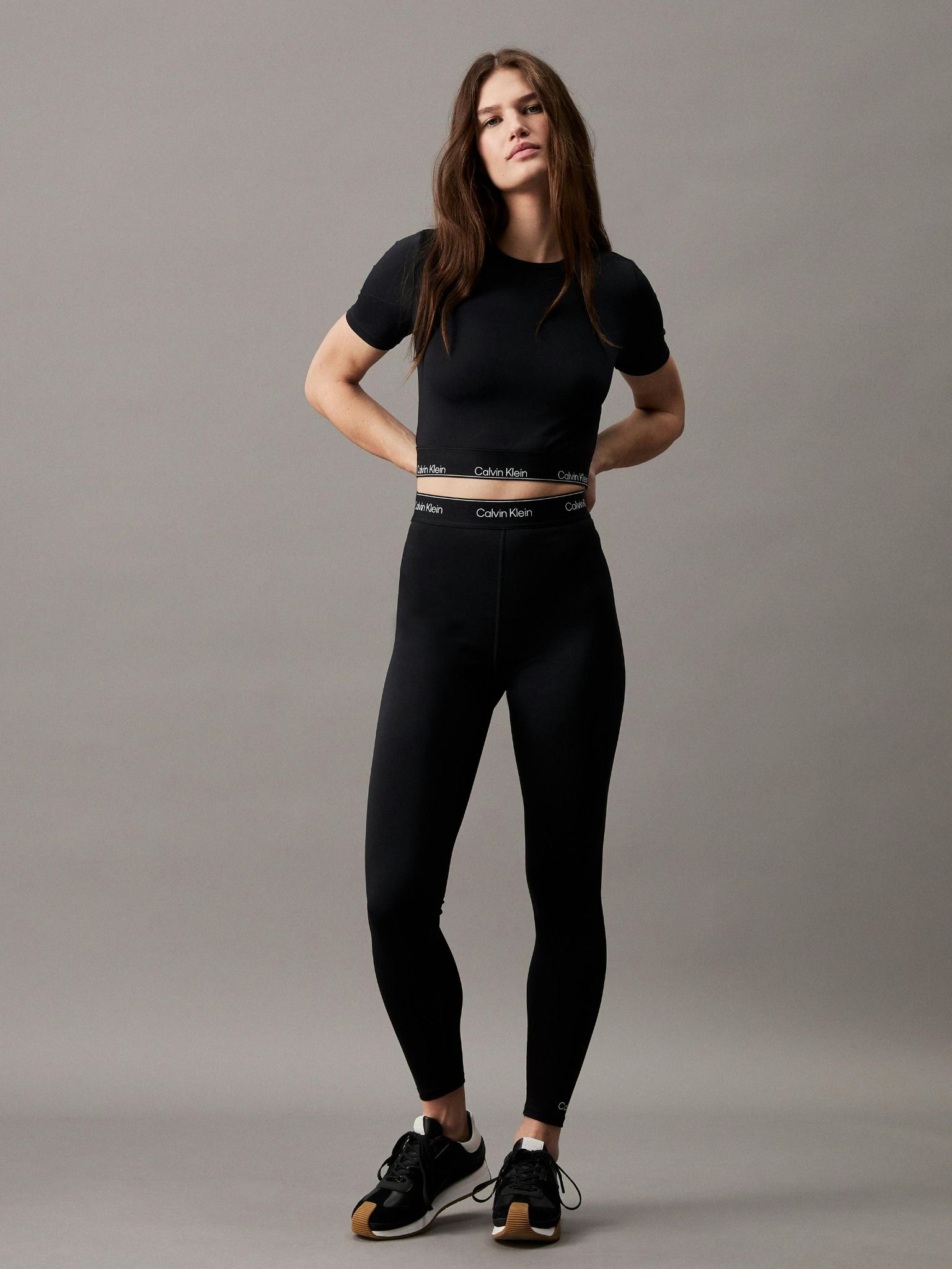 Calvin Klein - Áo tay ngắn thể thao CK nữ Cropped Gym T-Shirt