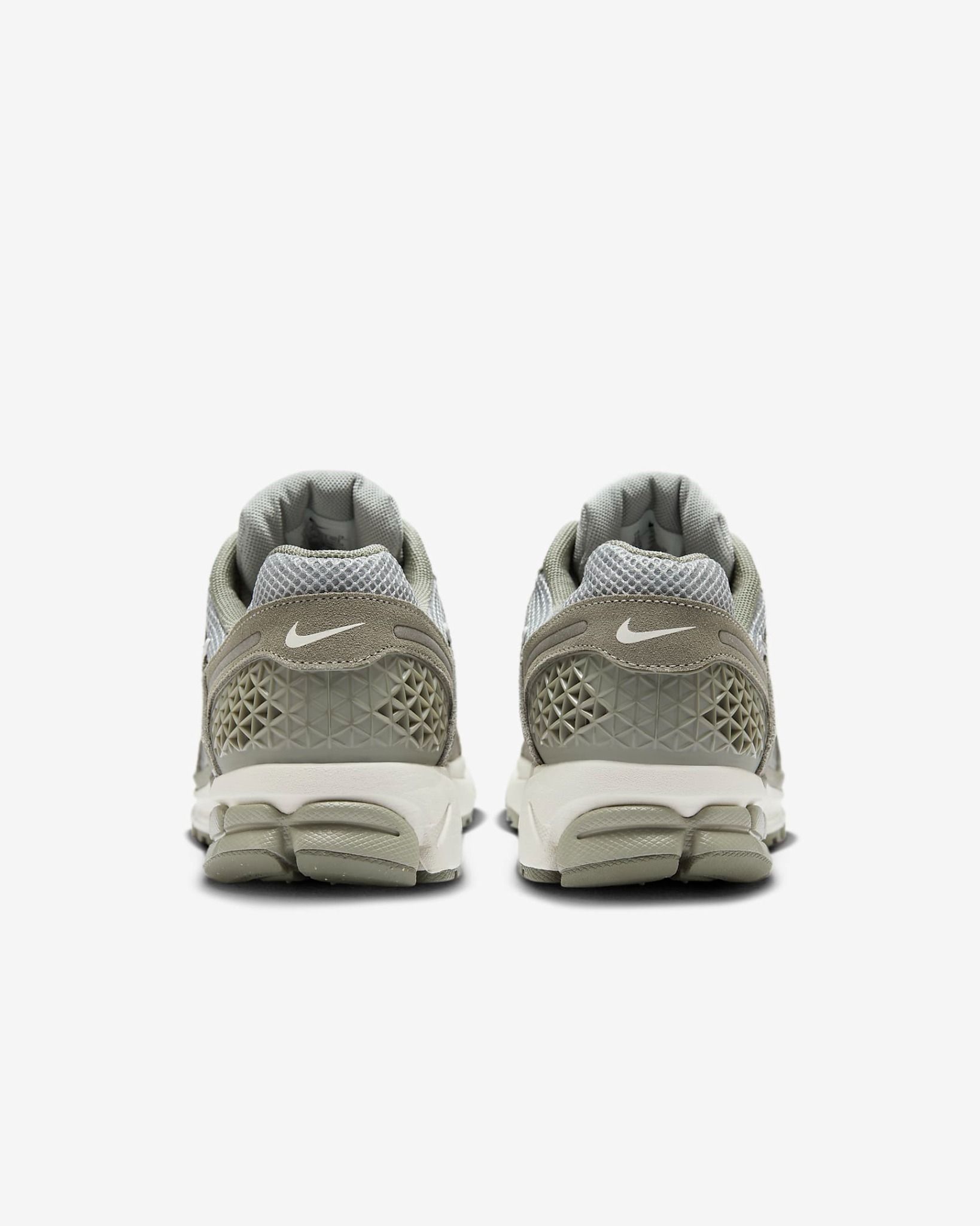 Nike - Giày thời trang thể thao Nam Zoom Vomero 5 Men's Shoes