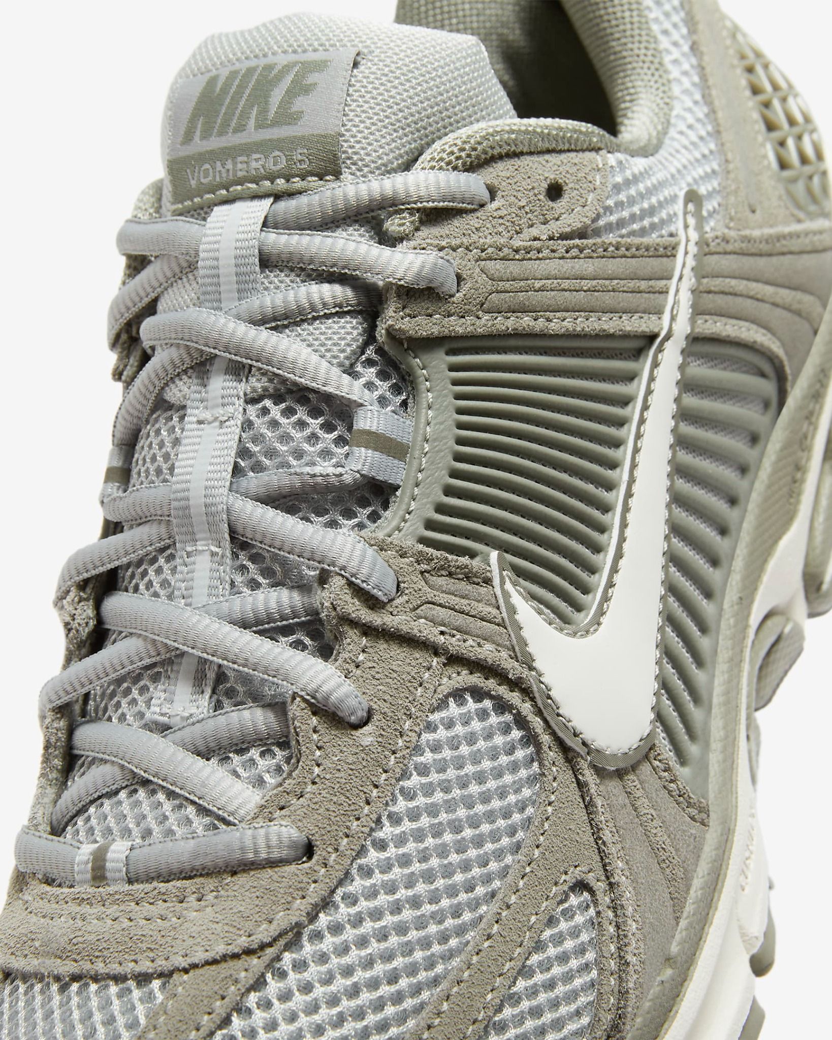 Nike - Giày thời trang thể thao Nam Zoom Vomero 5 Men's Shoes