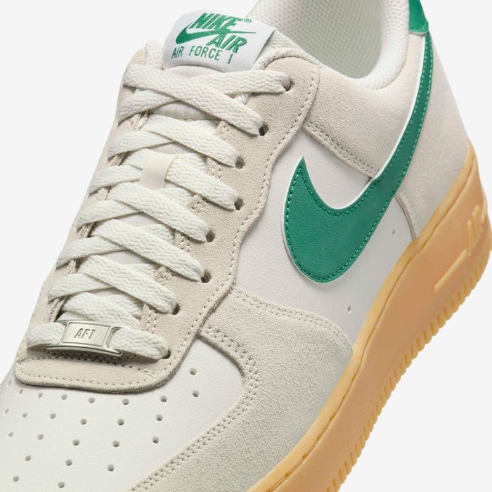 Nike - Giày thời trang thể thao Nam Air Force 1 '07 LV8 Men's Shoes