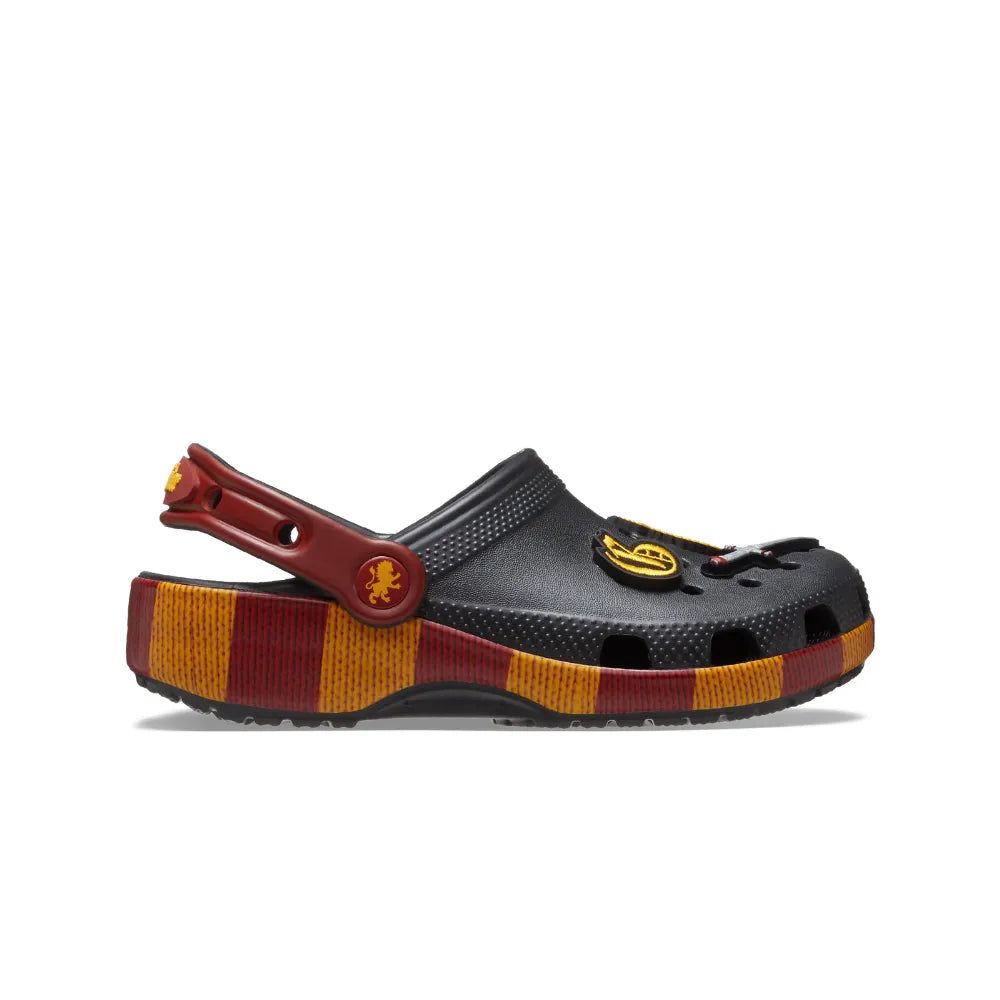 Crocs - Xăng đan trẻ em Classic Gryffindor Lifestyle Sandals