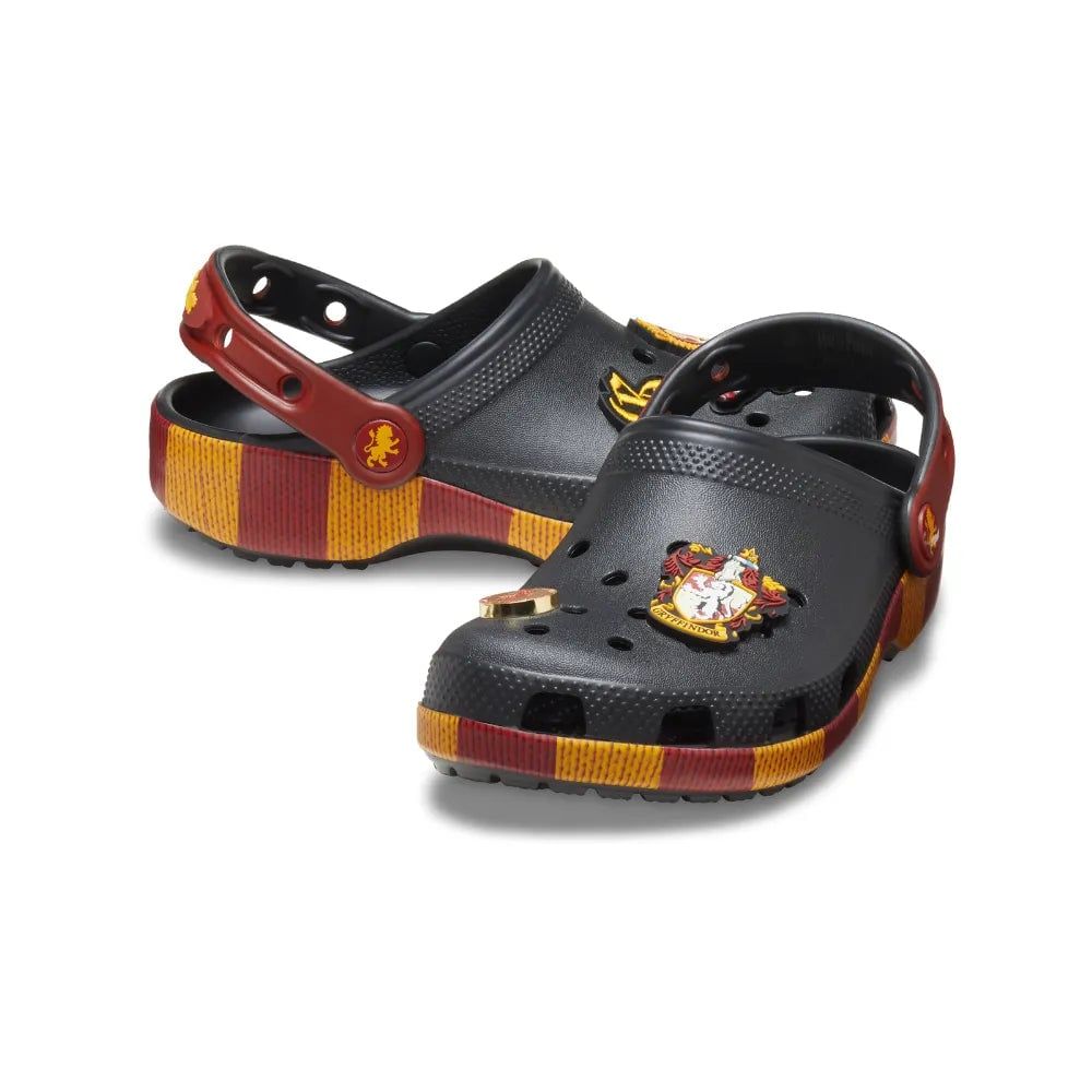 Crocs - Xăng đan trẻ em Classic Gryffindor Lifestyle Sandals