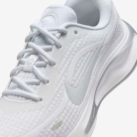 Nike - Giày chạy bộ thể thao Nữ Journey Run Women's Road Running Shoes