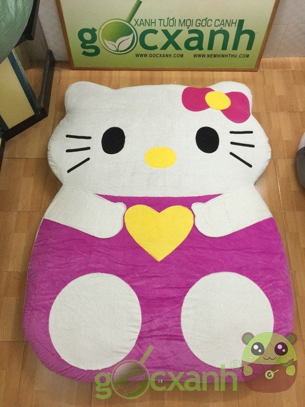 Nệm thú bông mèo Kitty ôm tim, 1,6 x 2,1m