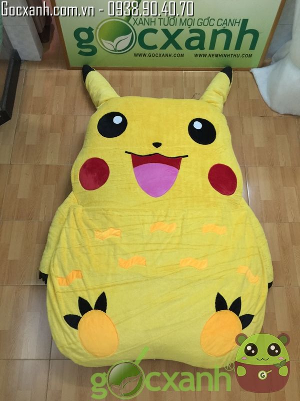 Nệm thú bông Pikachu, mền nhung, vàng K222(1,2x 1,8m)