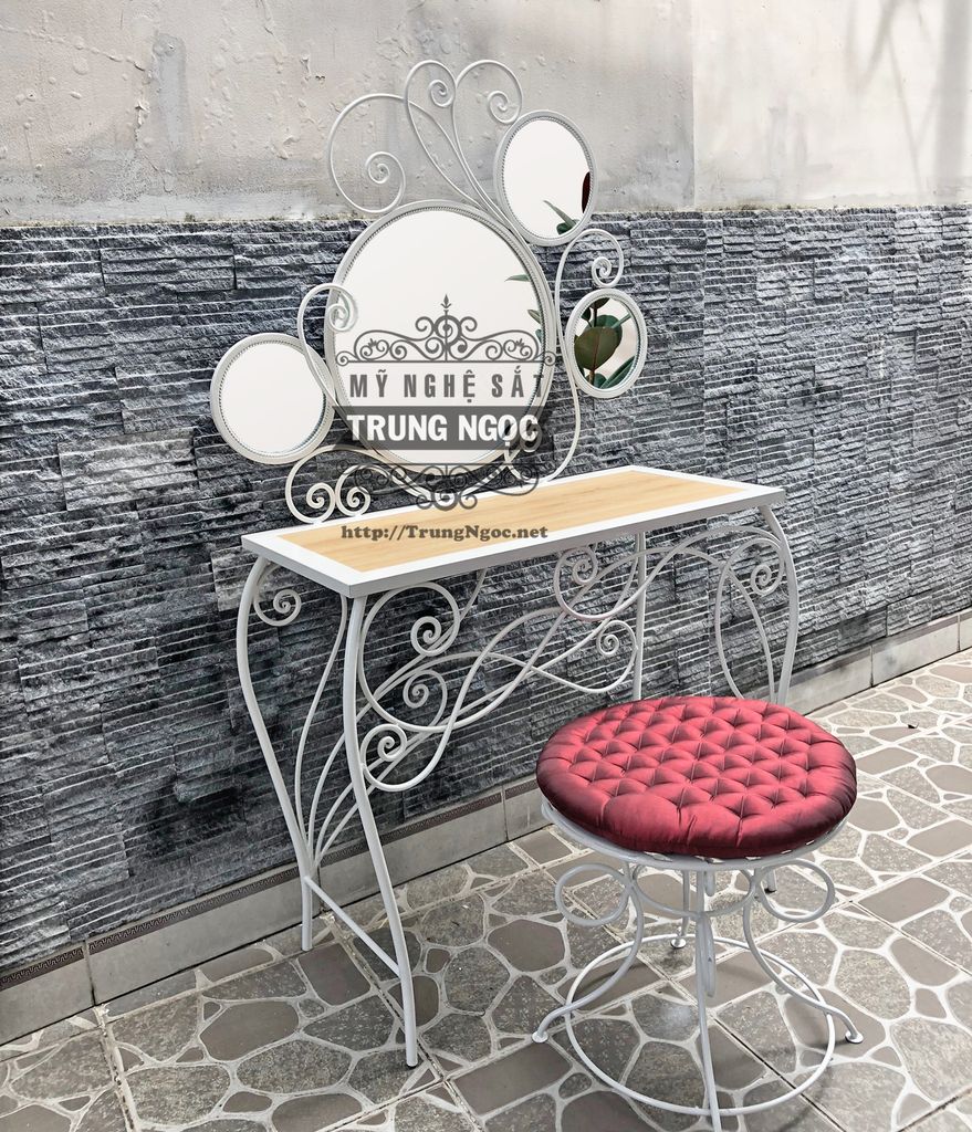 bàn trang điểm sắt trung ngọc