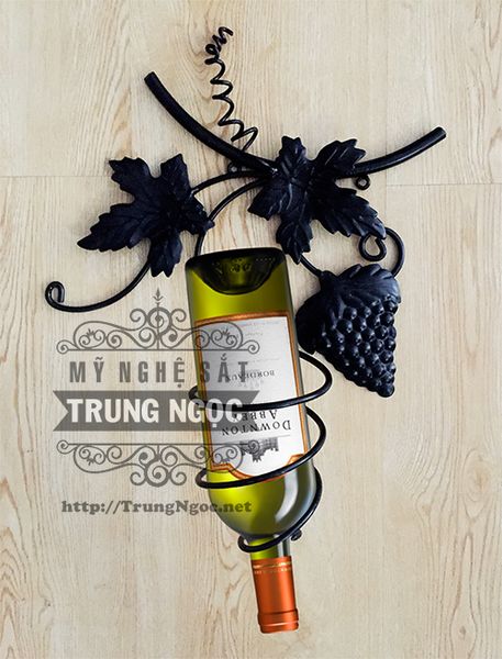 kệ rượu treo tường
