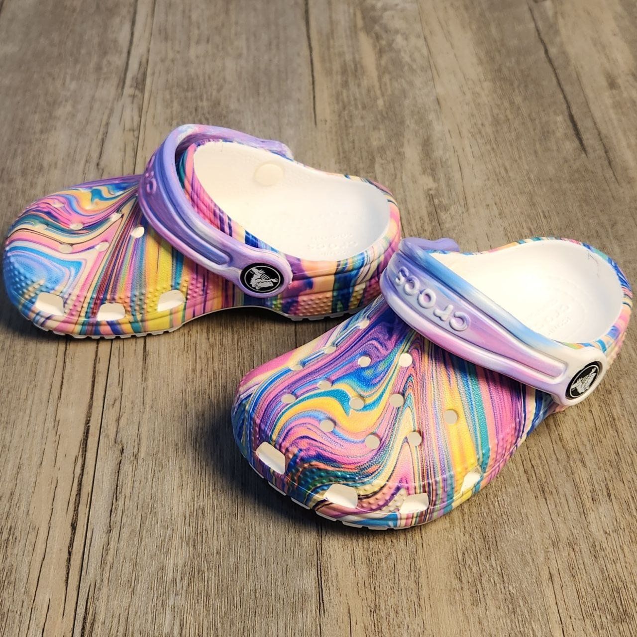  Dép Crocs Kid Classic Clog Loang HN Rainbow 