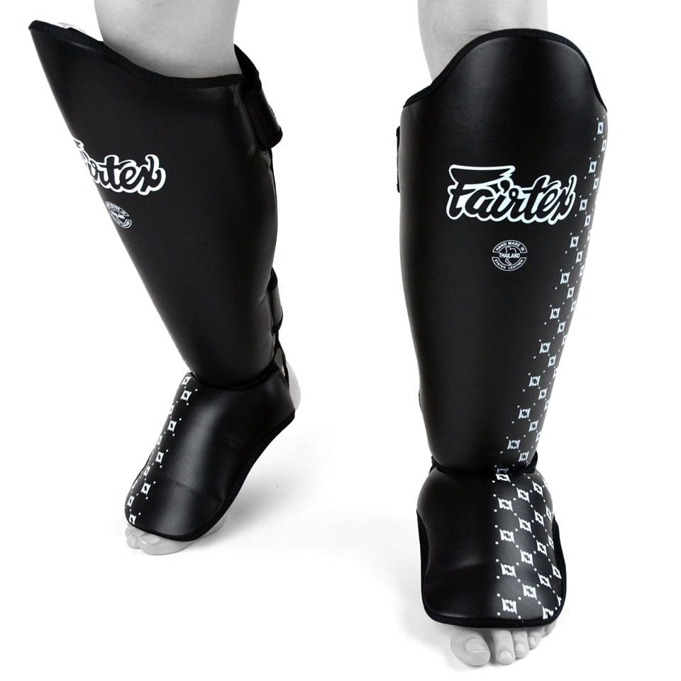 Bảo Hộ Chân Fairtex Sp5 Competition Muay Thai Shin Guards - Black