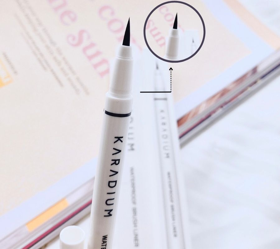 Kẻ Mắt Chống Trôi Karadium Waterproof Brush Liner Black - Đầu Cọ Siêu Mảnh