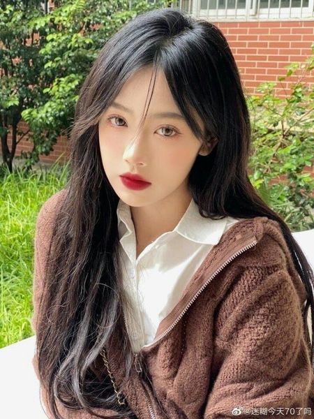 Son Bobbi Brown Luxe Satin Màu Ruby 808