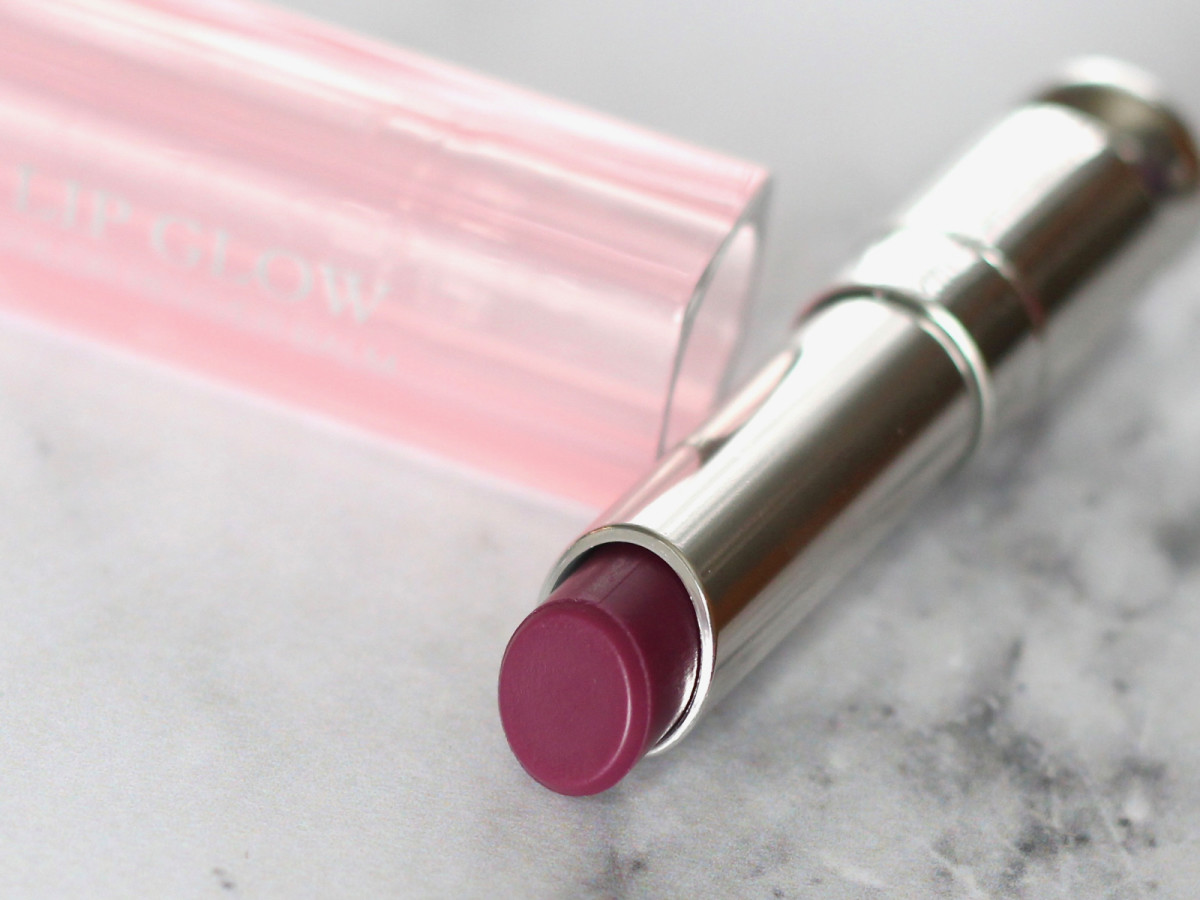 Dior Addict Lip Glow  Thỏi son dưỡng môi có khả năng gây nghiện đúng như  tên gọi của nó