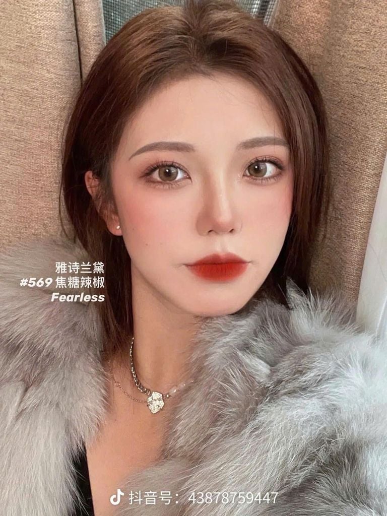 Son Estée Lauder Matte 569 Fearless