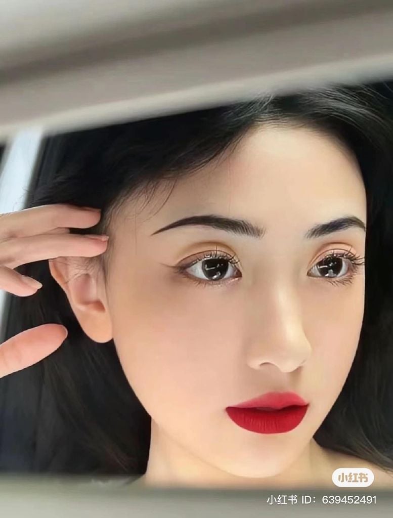 Son Gucci Matte 25 Goldie Red