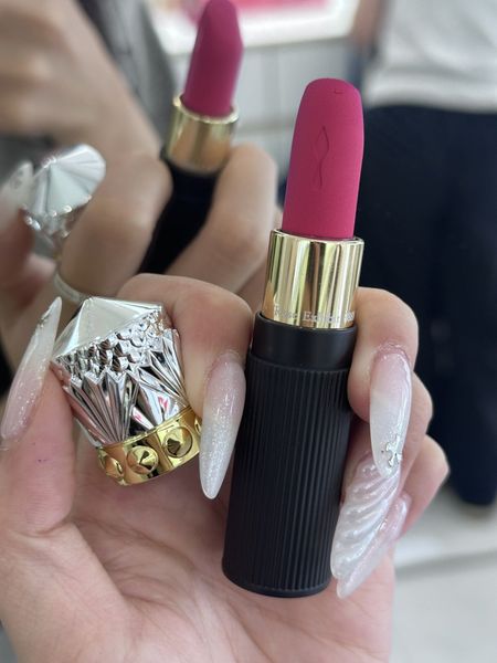 Son Christian Louboutin Velvet Matte Rose Exhibit 888M ( Lỗi Nhẹ )
