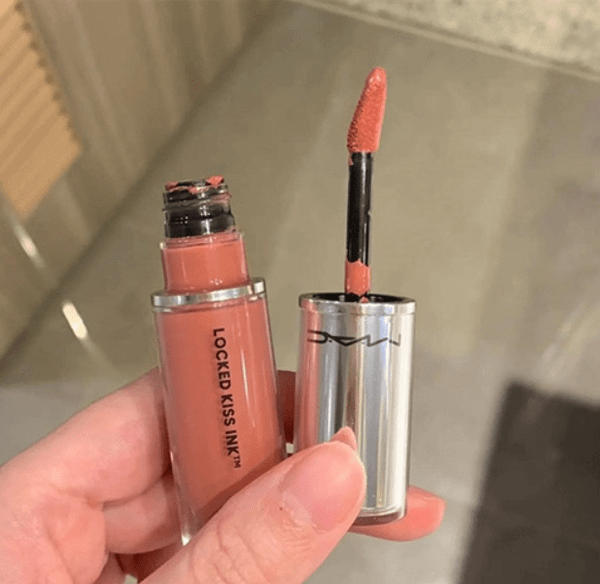 Son Kem MAC Locked Kiss Ink 24HR Màu 67 Meticulous ( Khóa Màu, Chống Lem )