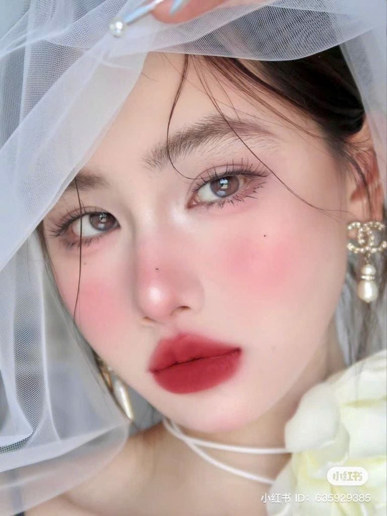 Son Kem Lì 3CE Hazy Lip Clay Whip Red