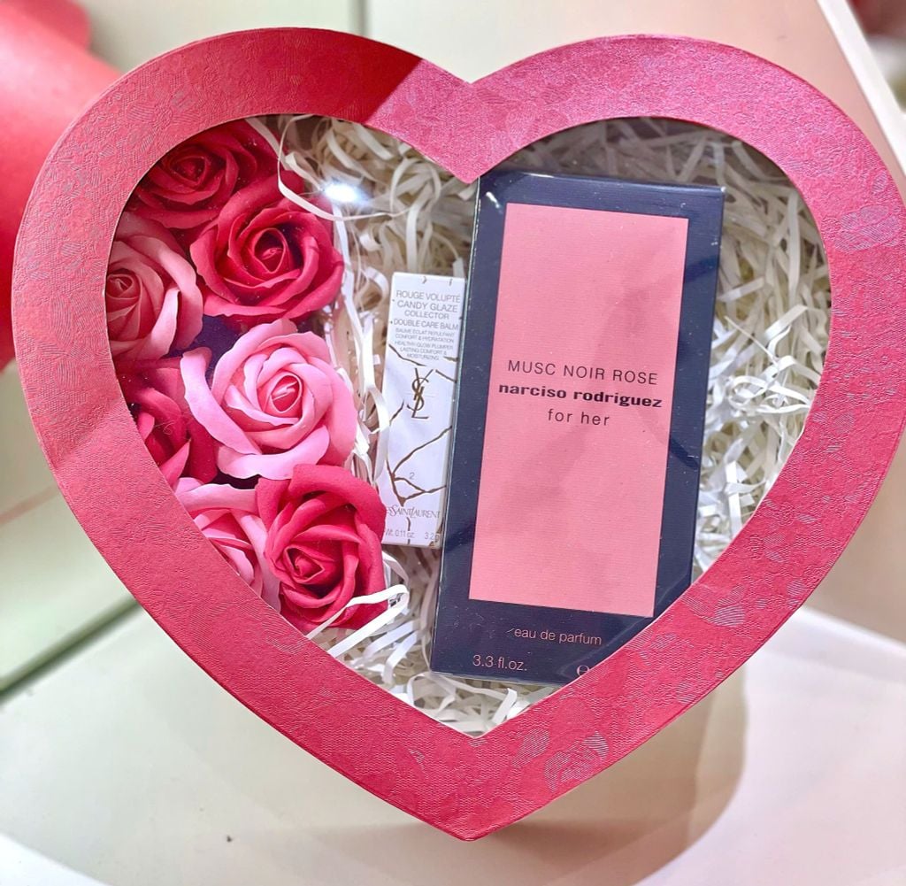 Hộp Hoa Trái Tim Đựng Nước Hoa ( Chưa Bao Gồm Nước Hoa  )