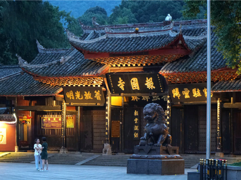 Tour du lịch Thành Đô – Nga Mi Sơn – Lạc Sơn, trọn gói bay thẳng từ HCM