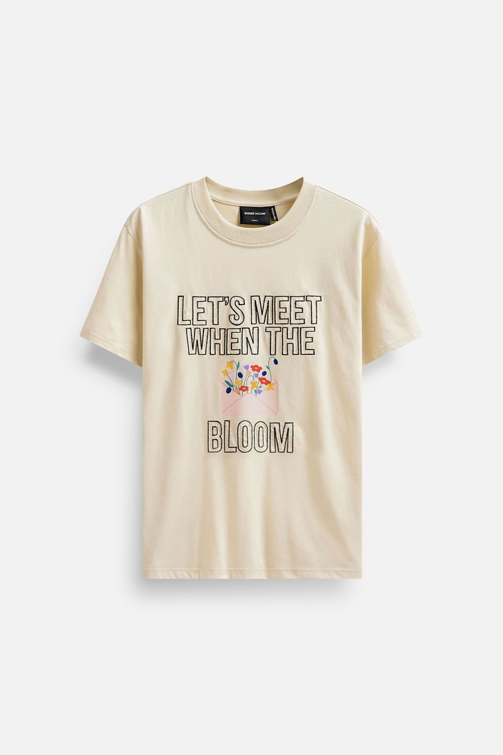 Áo Thun Flowers Date Cream