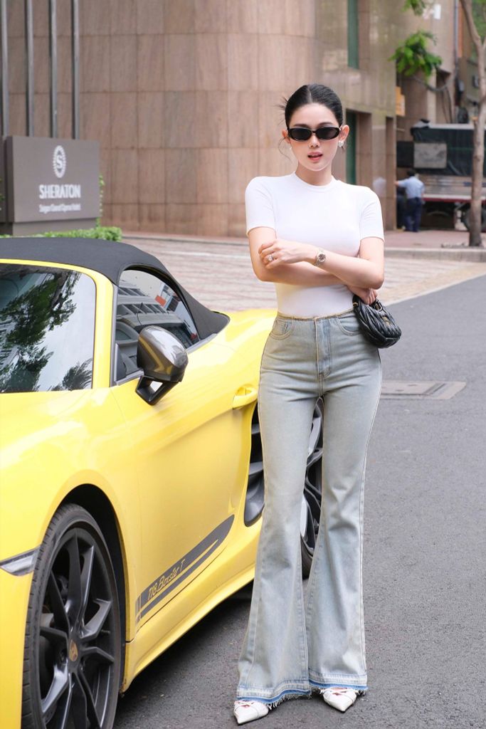  Quần Jean Flare Low Unsew Rise 