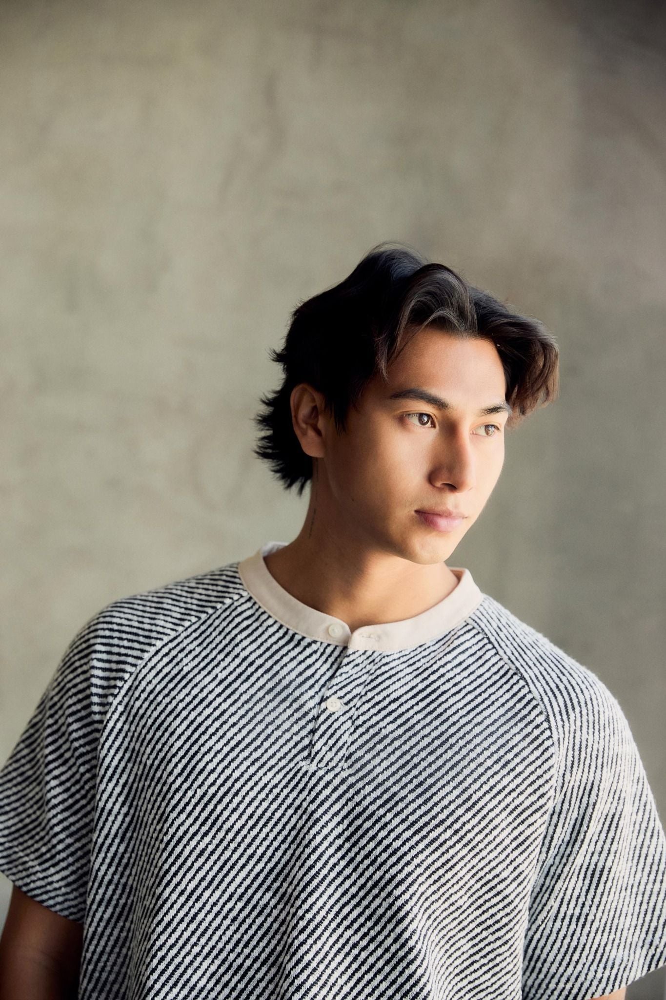 Áo Thun Boxy Diagline Colors