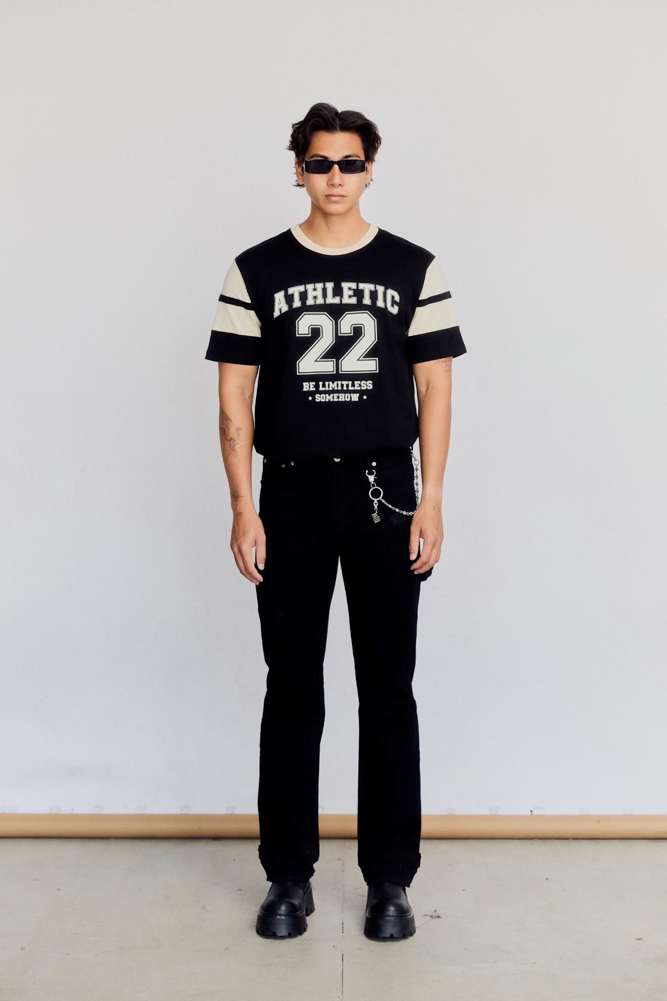 Quần Jean Flare Details Black