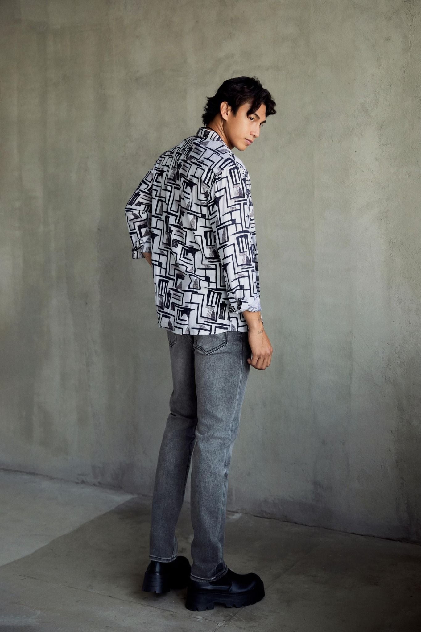 Quần Jean Rayon Slim Faded Black Gray