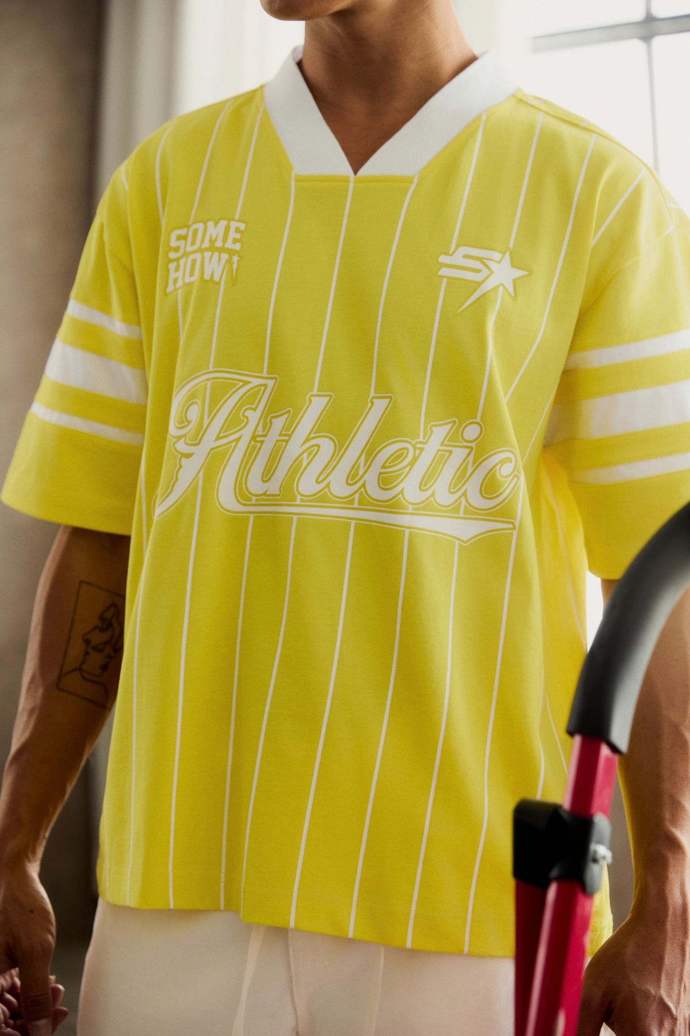 Áo Thun Boxy Athletic Stripes