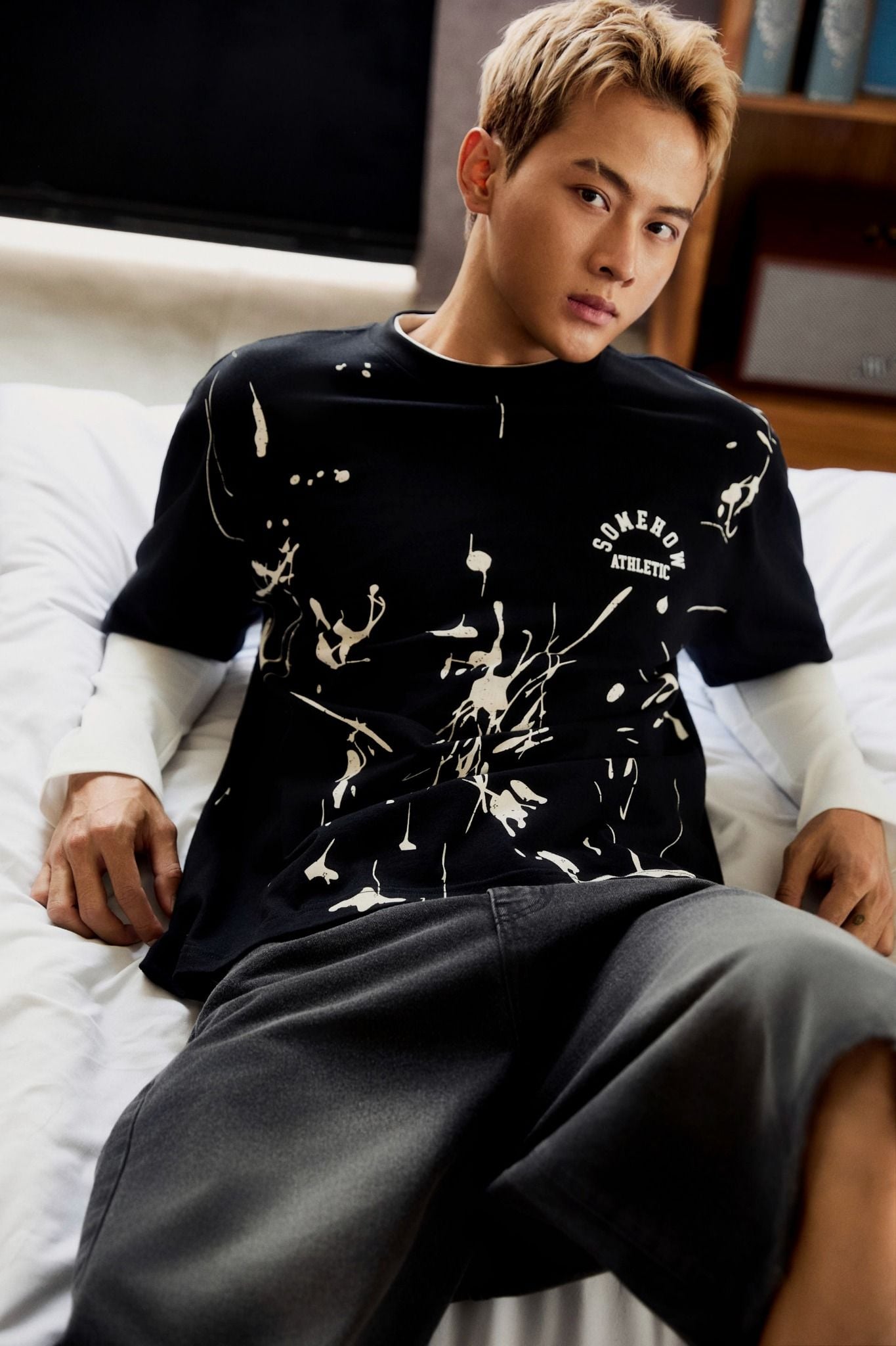 Áo Thun Boxy The Black Random