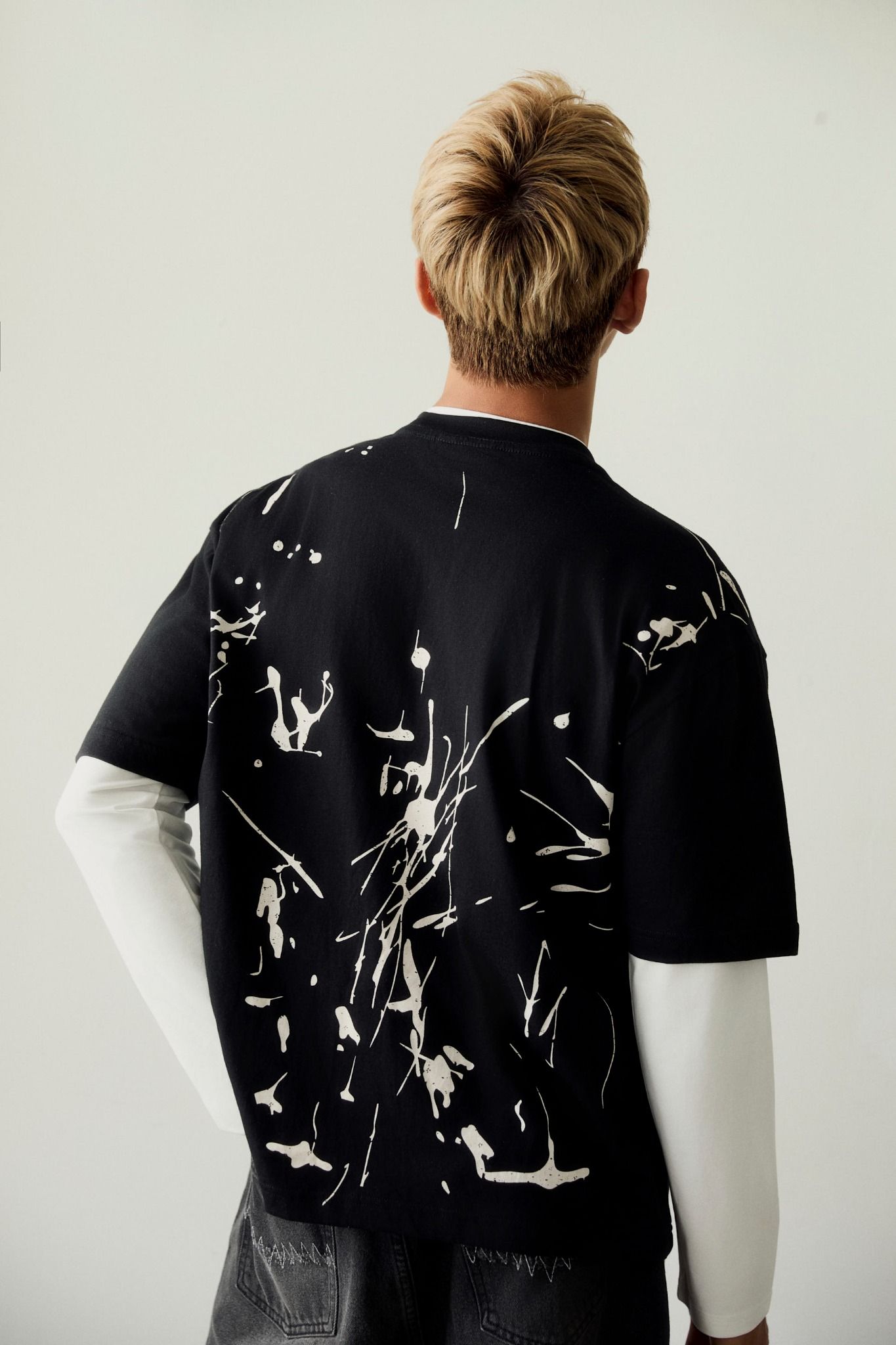 Áo Thun Boxy The Black Random