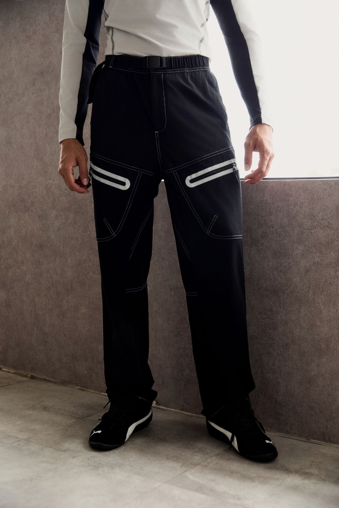 Jogger Relaxed Belt White Opening