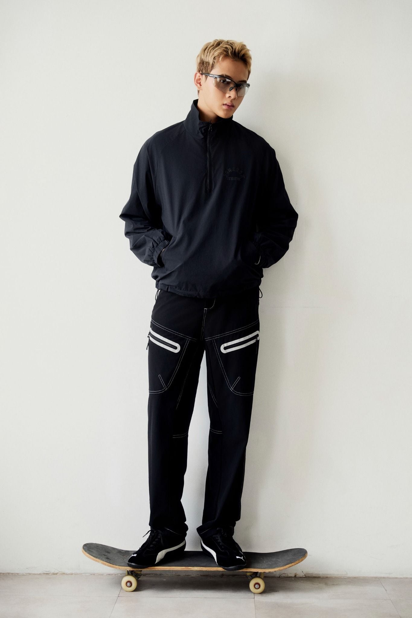 Jogger Relaxed Belt White Opening