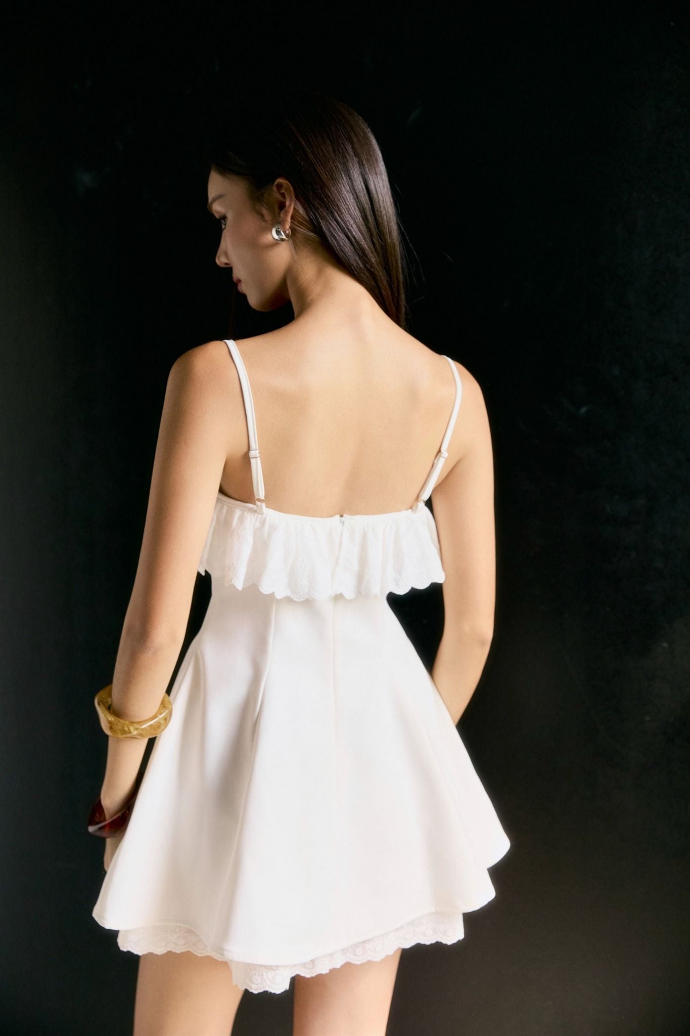 Đầm Ngắn Strap Lacey Detail