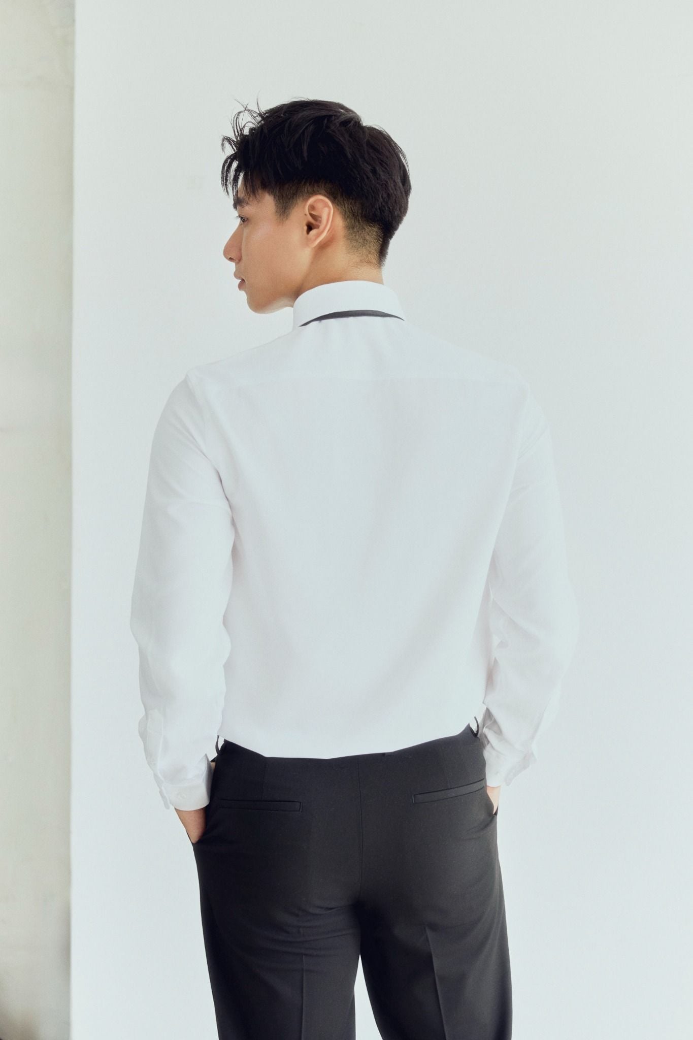 Áo Sơ Mi Slimfit Basic Black White