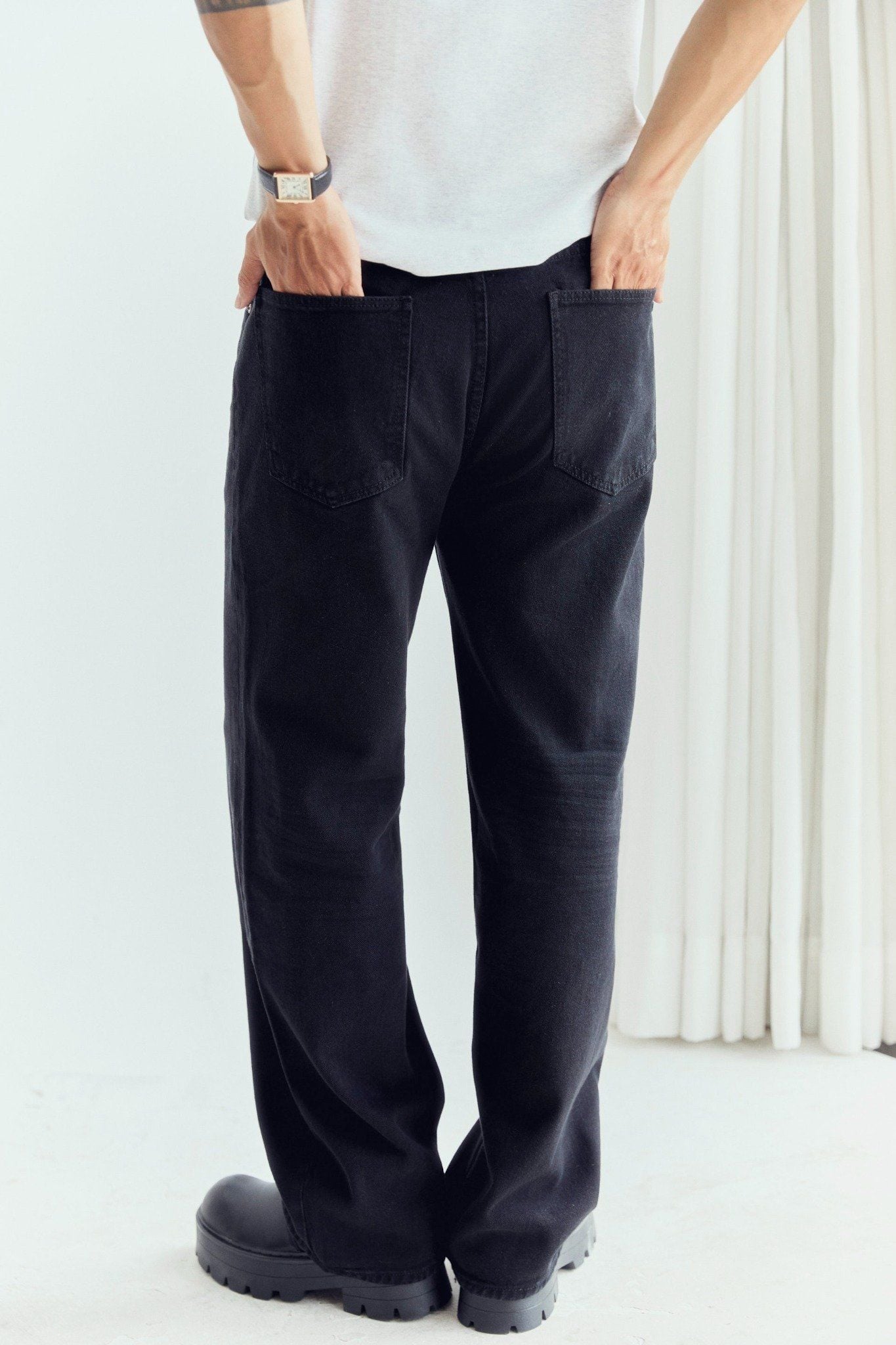 Quần Jean Straight Dập 3D Whiskers Smoke Black