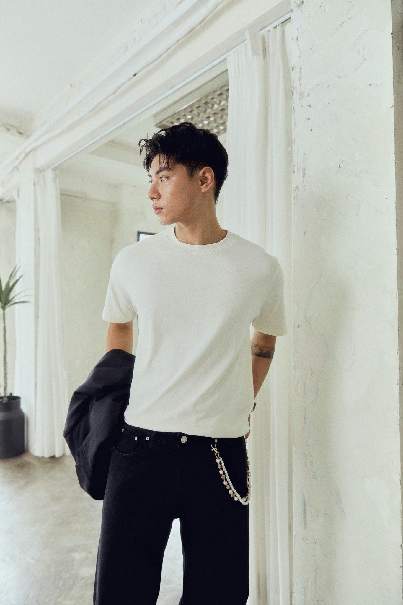 Quần Jean Straight Dập 3D Whiskers Smoke Black