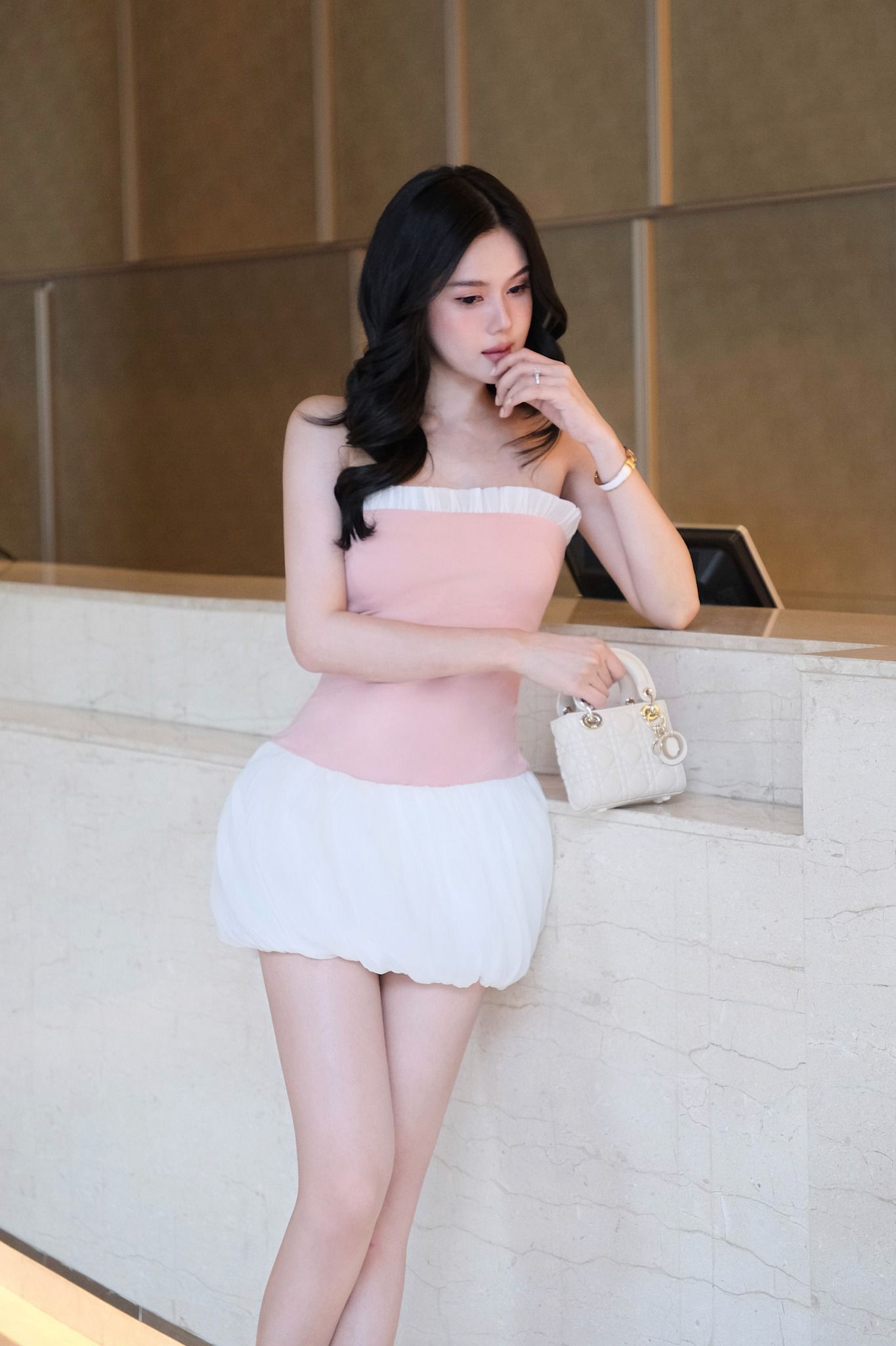 Đầm Ngắn Strapless Ruffled Hem