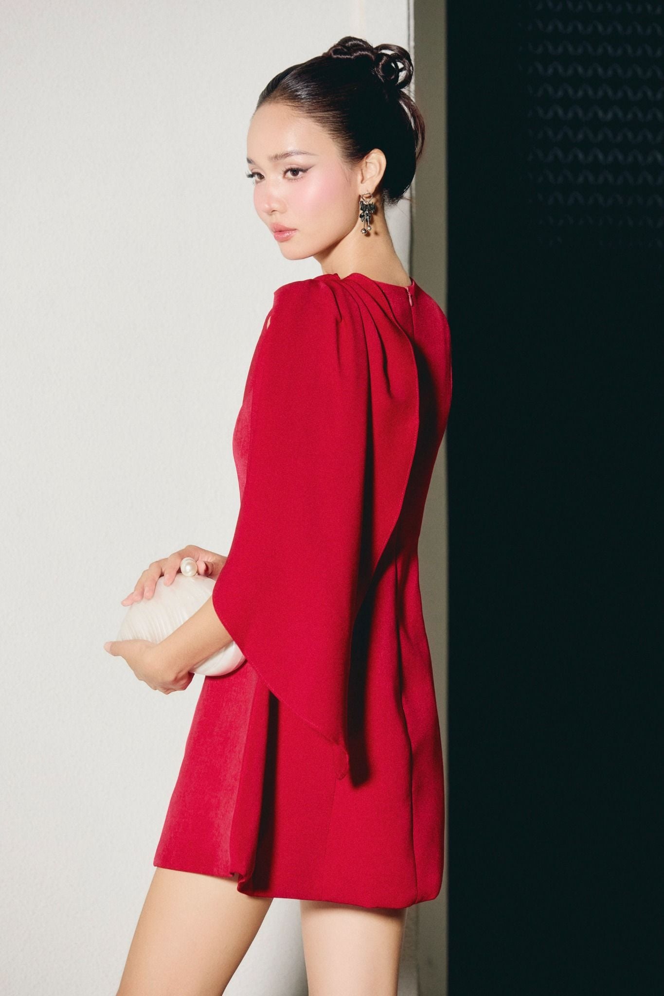 Đầm Ngắn Diag Shoulder Gentle