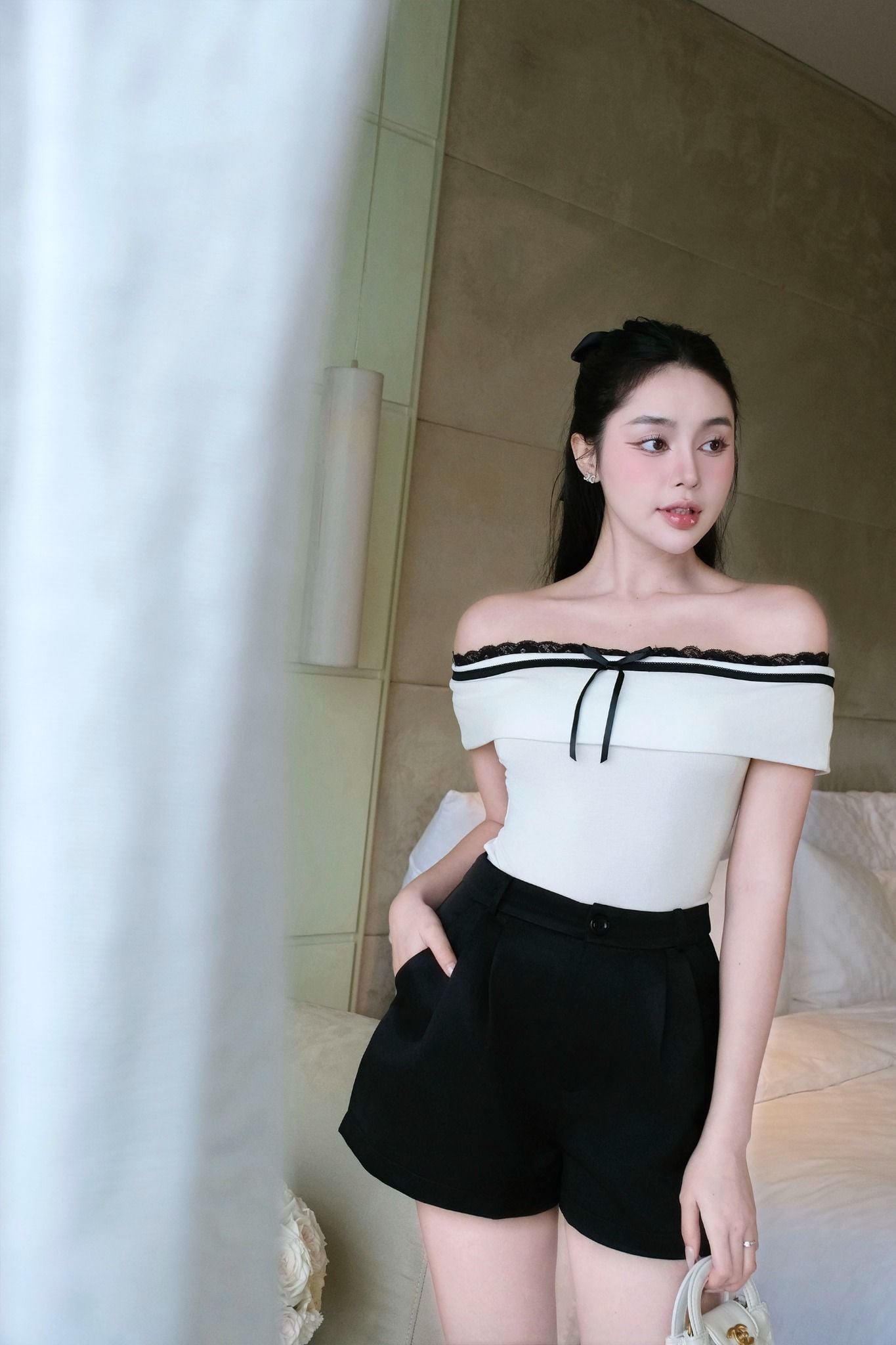 Áo Off Shoulder Lil Bowtie