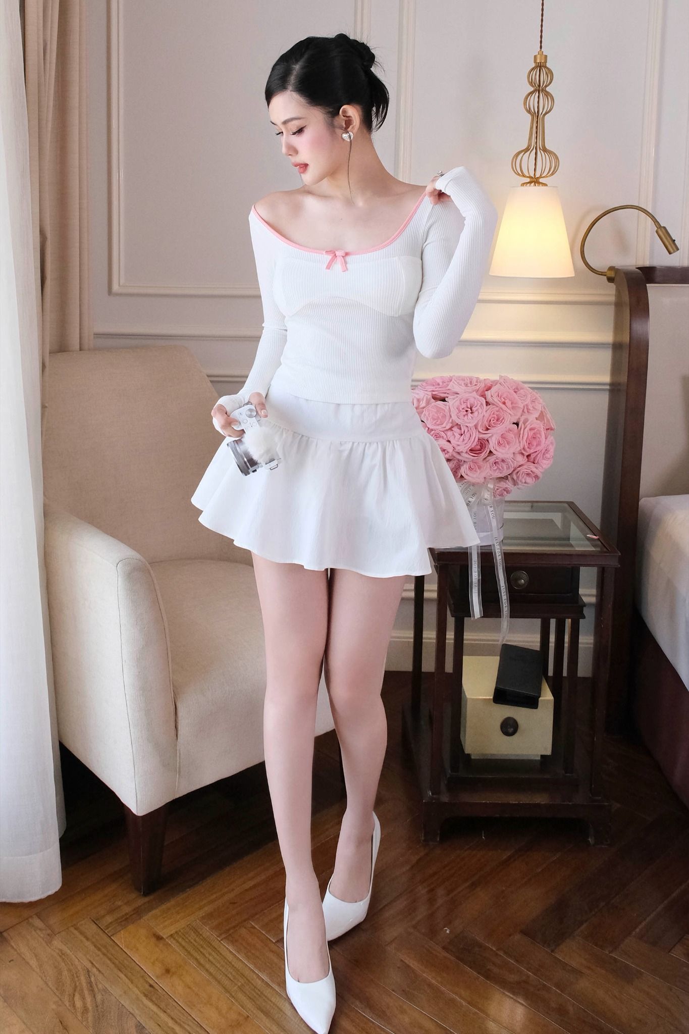 Áo Thun Mini Bowtie